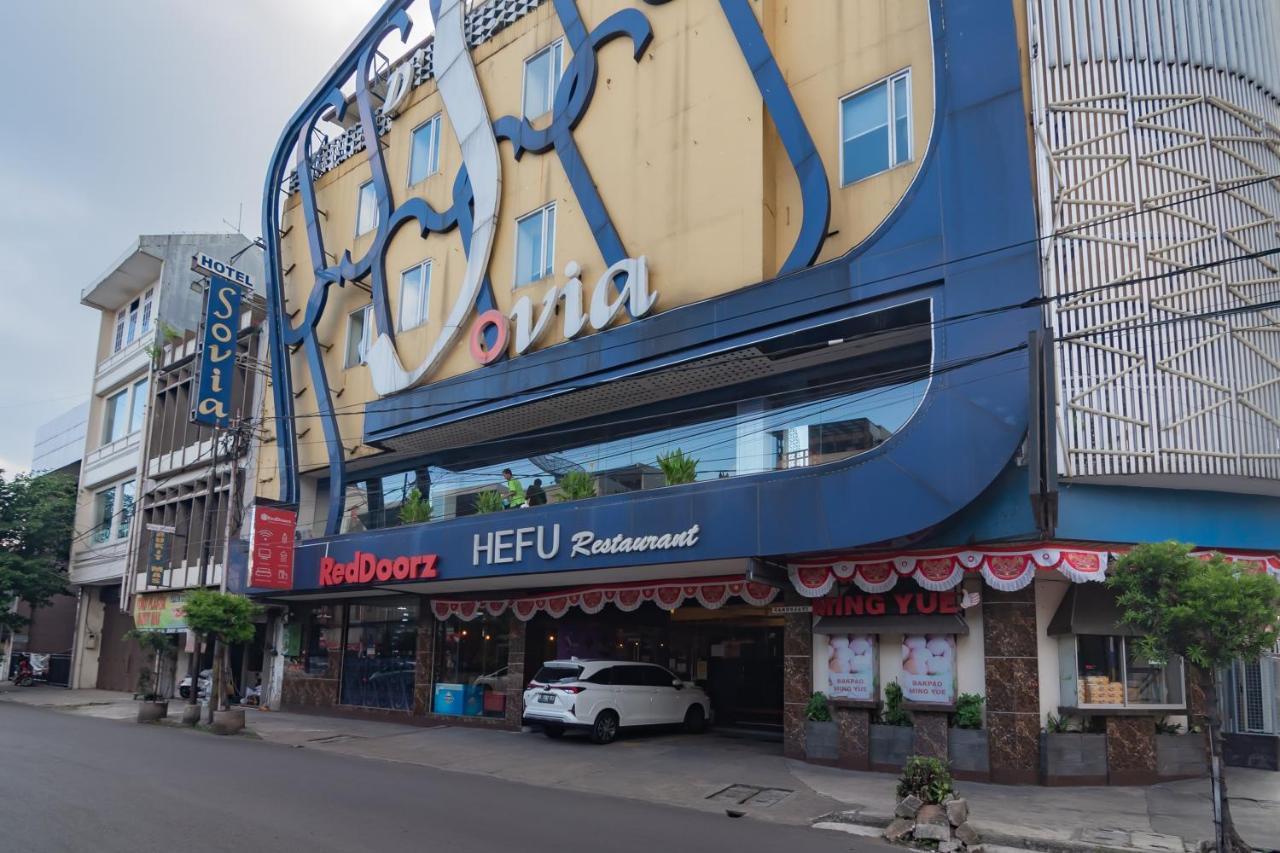 红多兹高级酒店-近万隆站 外观 照片